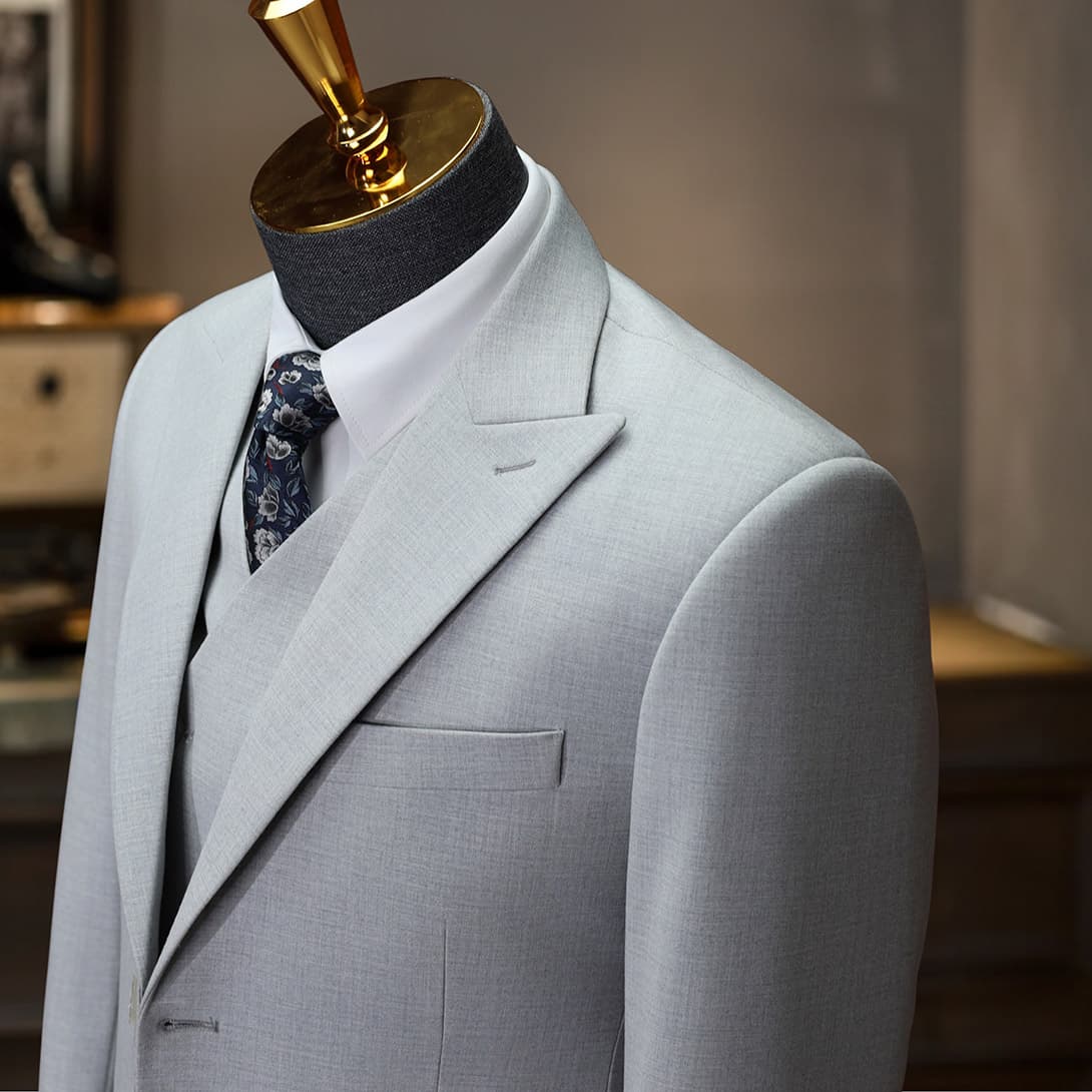 Bộ Vest Xám Trắng 4