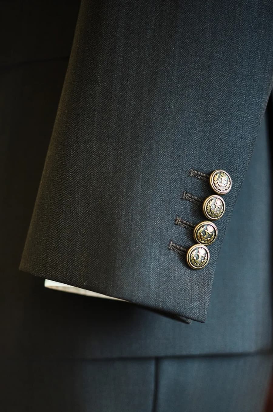 Bộ Vest Xám Cúc Đồng 3