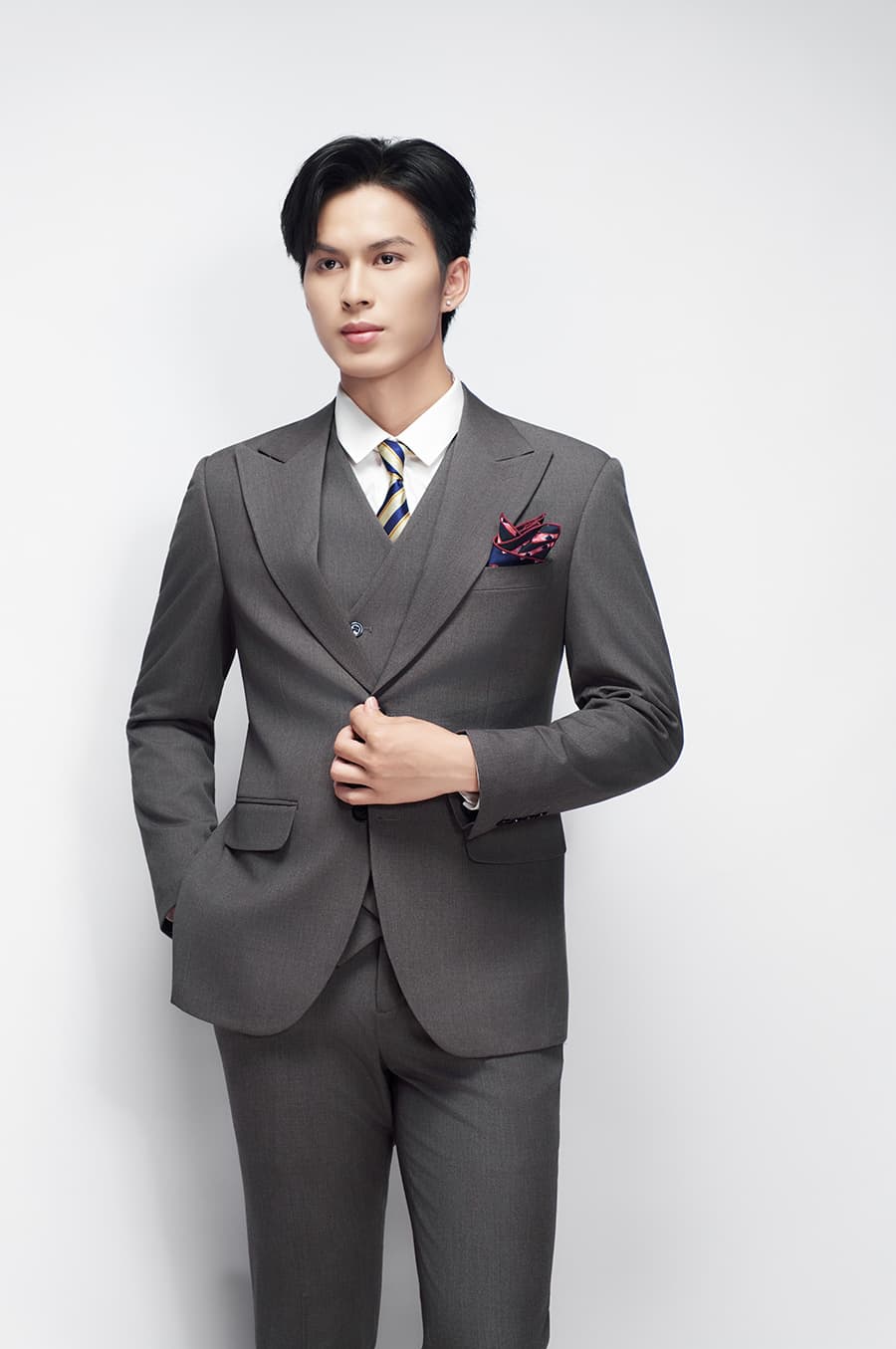 Bộ Vest Xám Khói Đậm 1