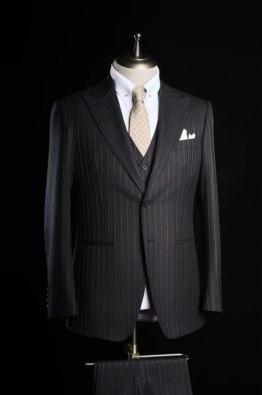 Bộ Vest Đen Sọc Kim 3